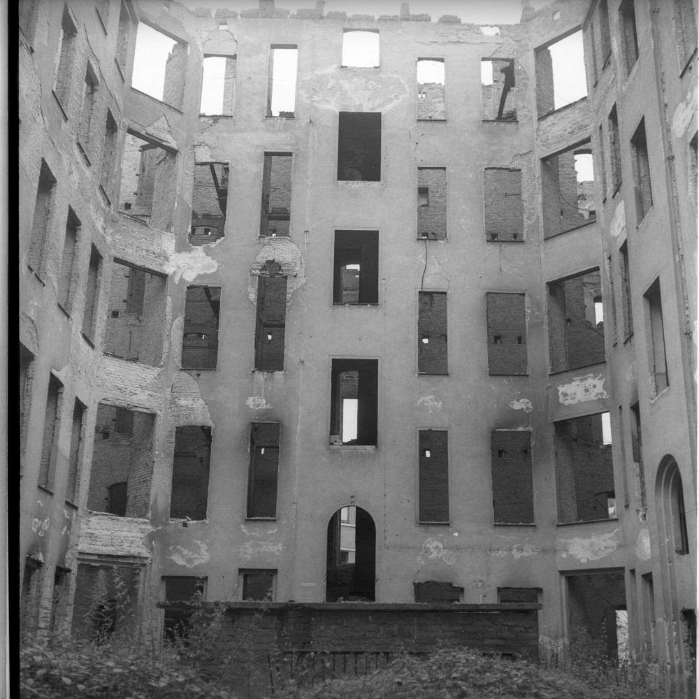 Negativ: Ruine, Augsburger Straße 24, 1951 (Museen Tempelhof-Schöneberg/Herwarth Staudt CC BY-NC-SA)