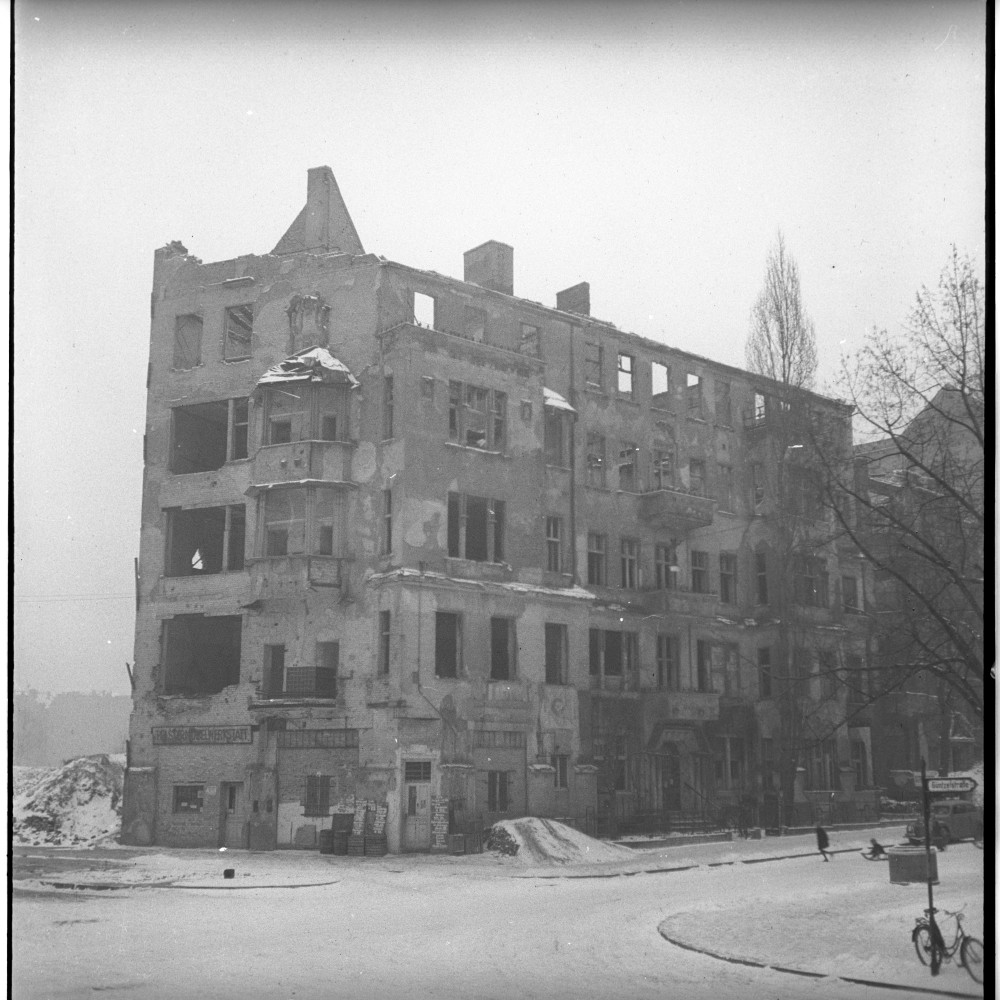 Negativ: Ruine, Bamberger Straße 37, 1950 (Museen Tempelhof-Schöneberg/Herwarth Staudt CC BY-NC-SA)