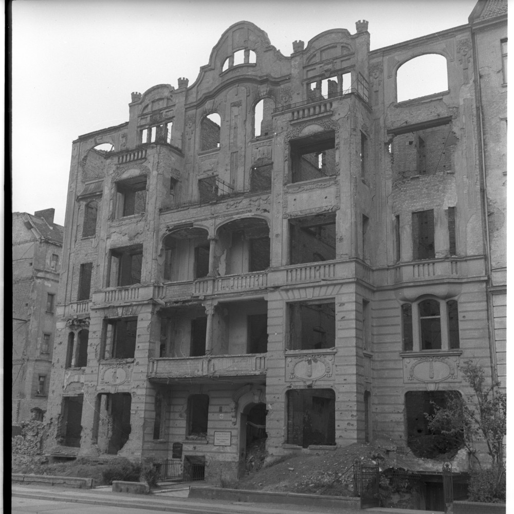 Negativ: Ruine, Bamberger Straße 45, 1950 (Museen Tempelhof-Schöneberg/Herwarth Staudt CC BY-NC-SA)