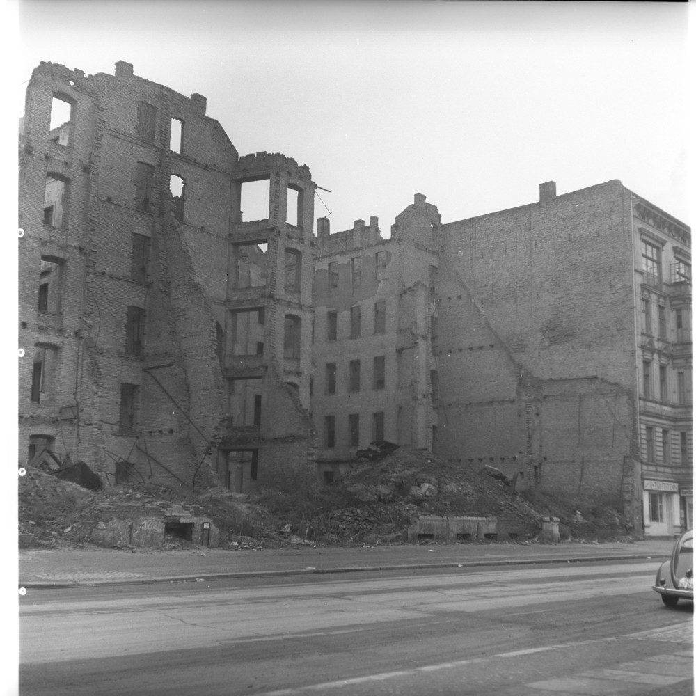 Negativ: Ruine, Bayreuther Straße 11, 1952 (Museen Tempelhof-Schöneberg/Herwarth Staudt CC BY-NC-SA)