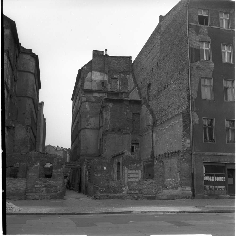 Negativ: Ruine, Bayreuther Straße 7, 1953 (Museen Tempelhof-Schöneberg/Herwarth Staudt CC BY-NC-SA)