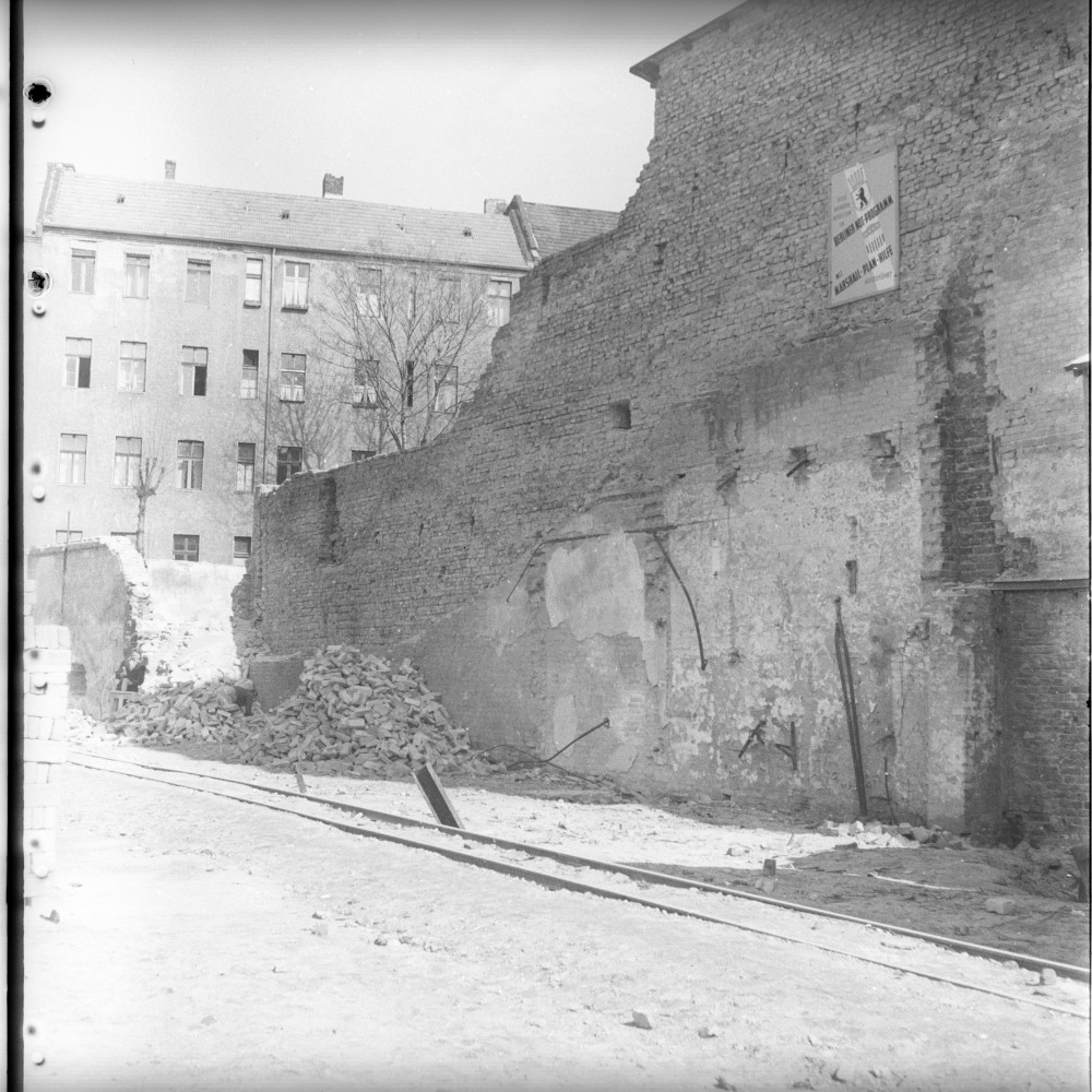 Negativ: Ruine, Belziger Straße 38, 1951 (Museen Tempelhof-Schöneberg/Herwarth Staudt CC BY-NC-SA)
