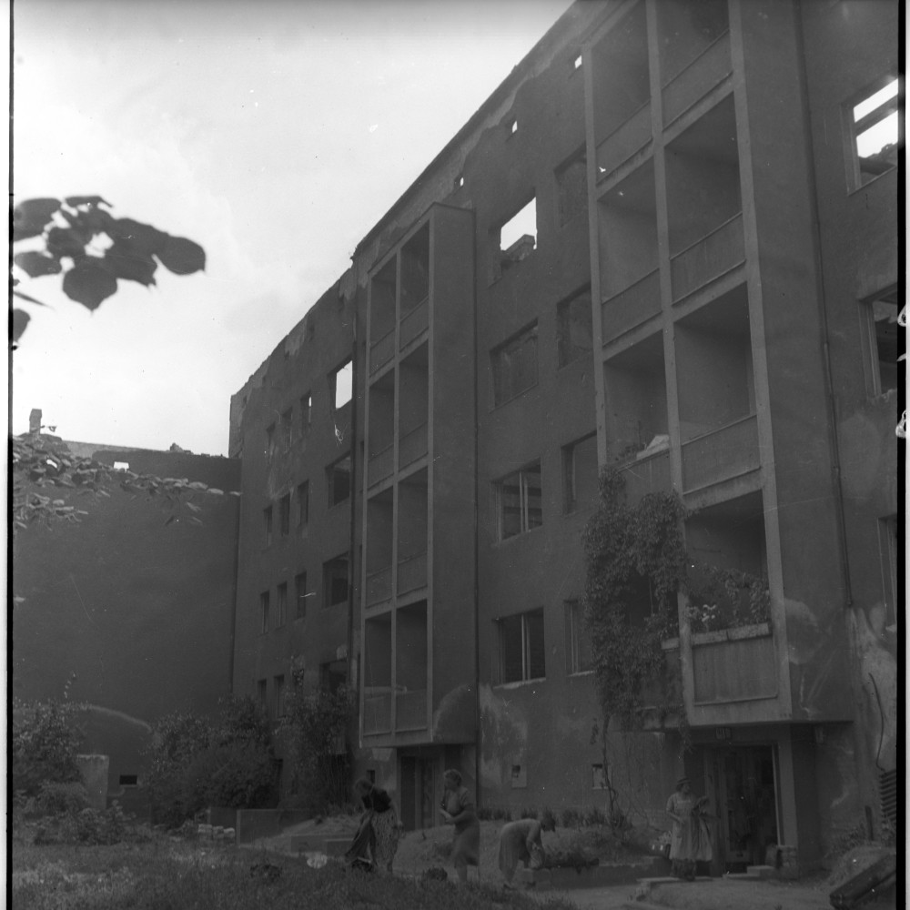 Negativ: Ruine, Bessemerstraße 96, 1950 (Museen Tempelhof-Schöneberg/Herwarth Staudt CC BY-NC-SA)