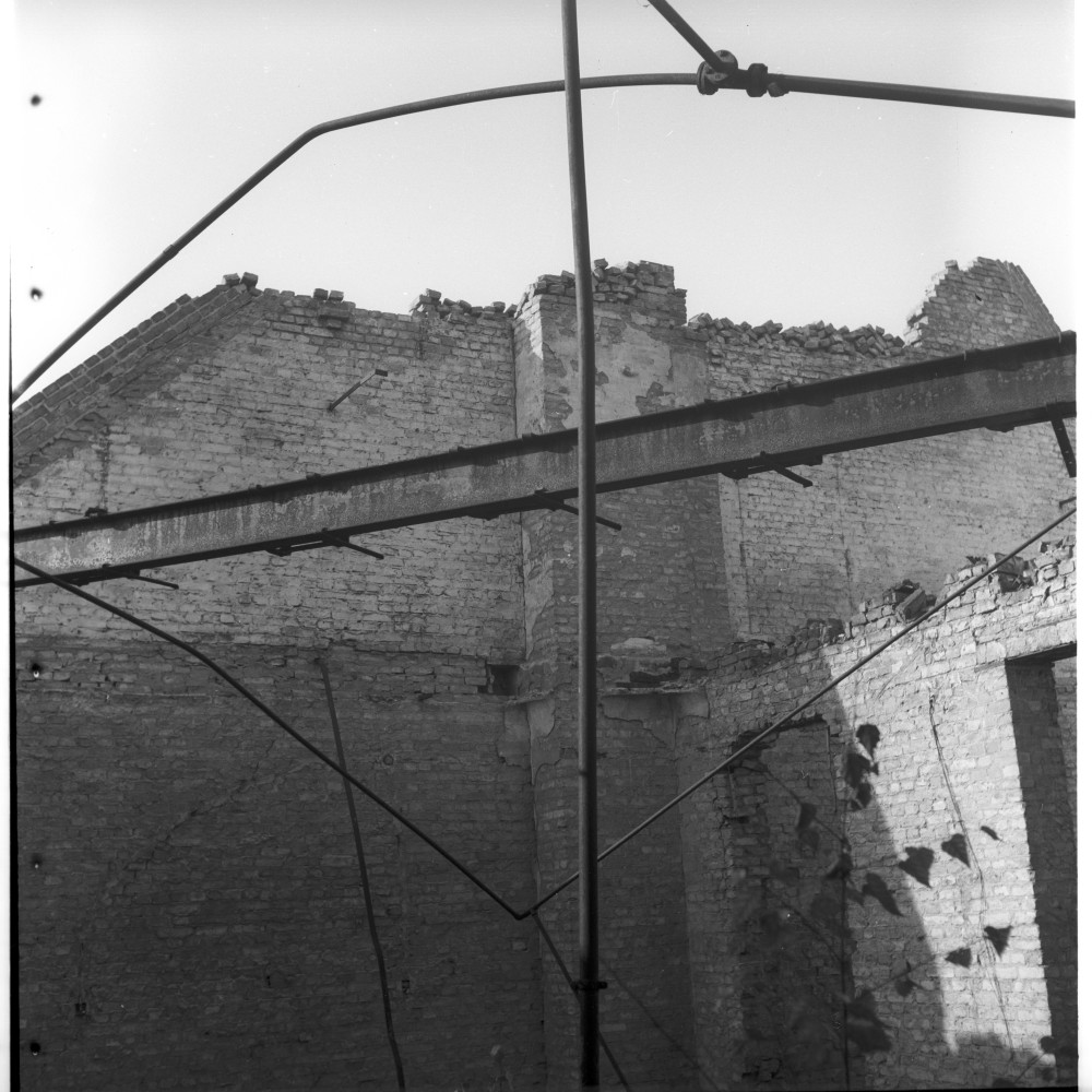 Negativ: Ruine, Blankenbergstraße 7, 1951 (Museen Tempelhof-Schöneberg/Herwarth Staudt CC BY-NC-SA)