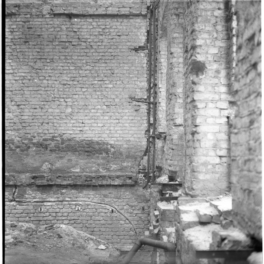 Negativ: Ruine, Bülowstraße 56, 1951 (Museen Tempelhof-Schöneberg/Herwarth Staudt CC BY-NC-SA)