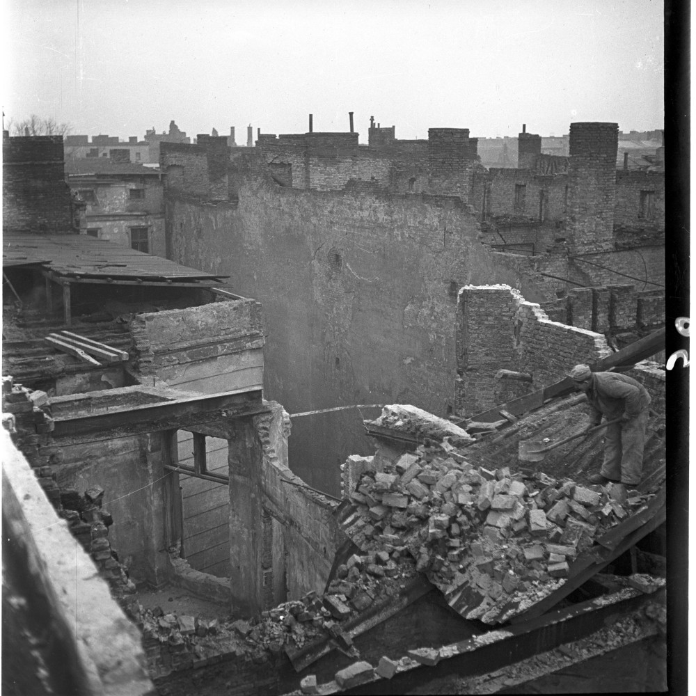 Negativ: Ruine, Bülowstraße 89, 1949 (Museen Tempelhof-Schöneberg/Herwarth Staudt CC BY-NC-SA)