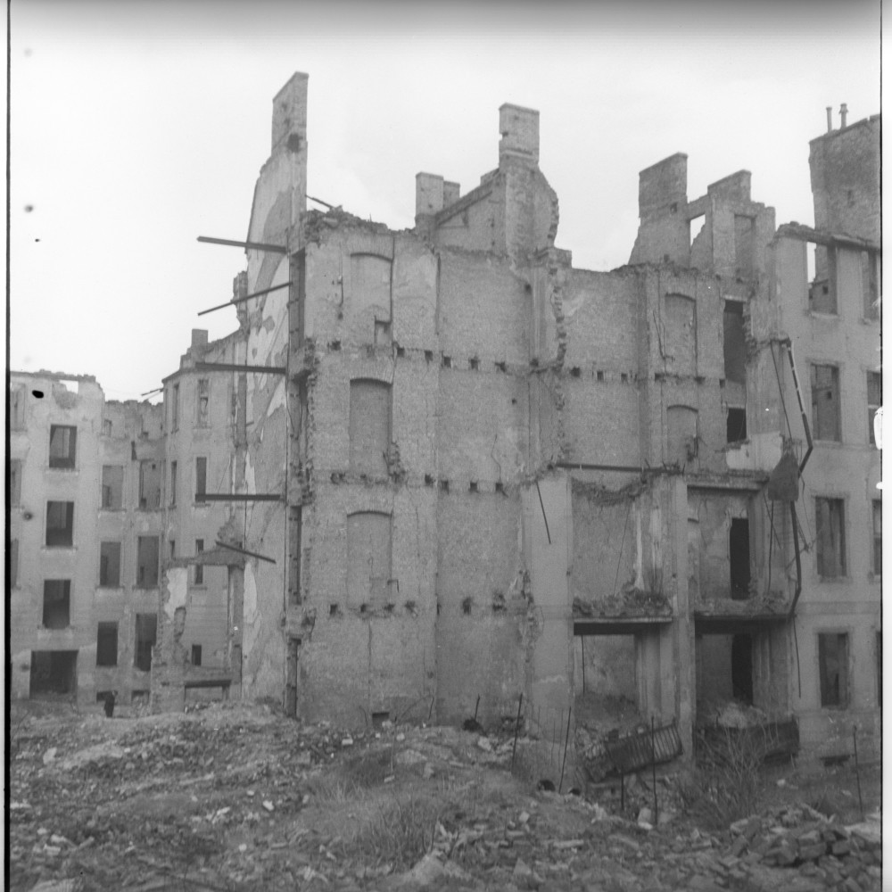Negativ: Ruine, Cranachstraße 14, 1951 (Museen Tempelhof-Schöneberg/Herwarth Staudt CC BY-NC-SA)