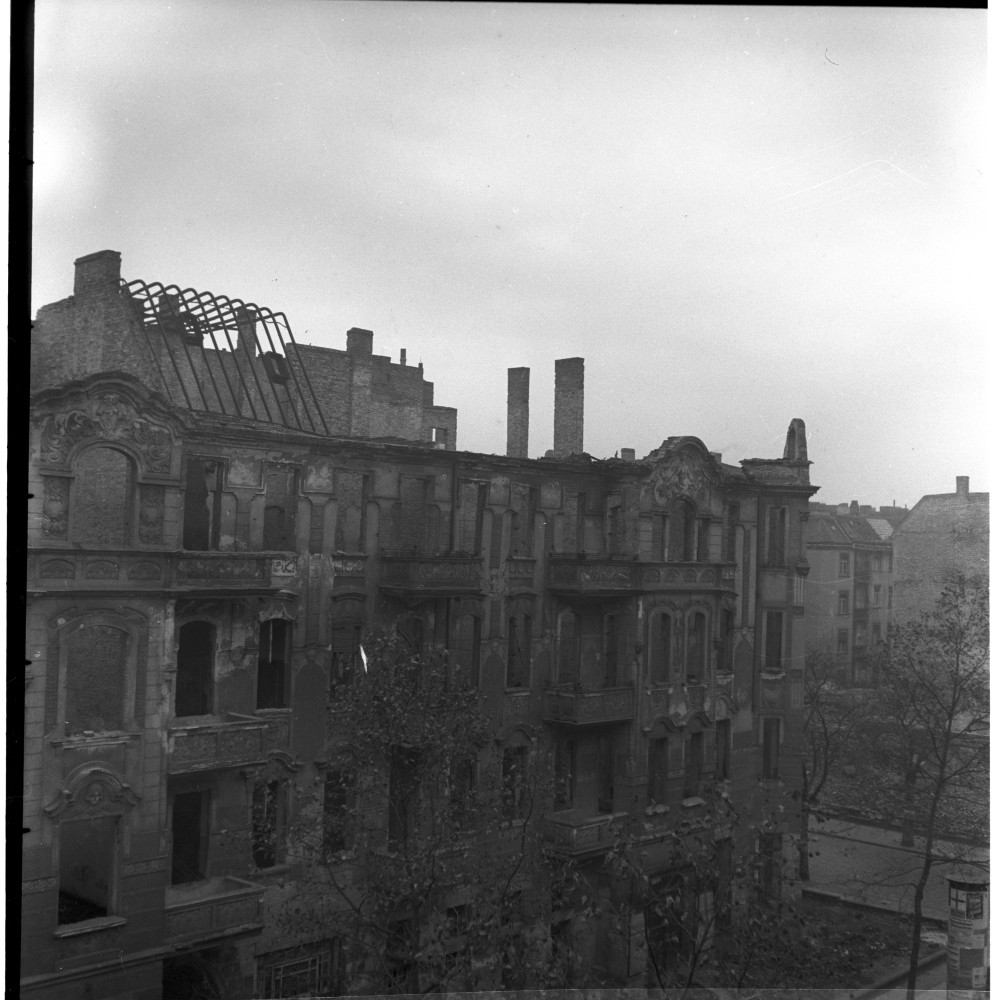 Negativ: Ruine, Cranachstraße 25-26, 1950 (Museen Tempelhof-Schöneberg/Herwarth Staudt CC BY-NC-SA)