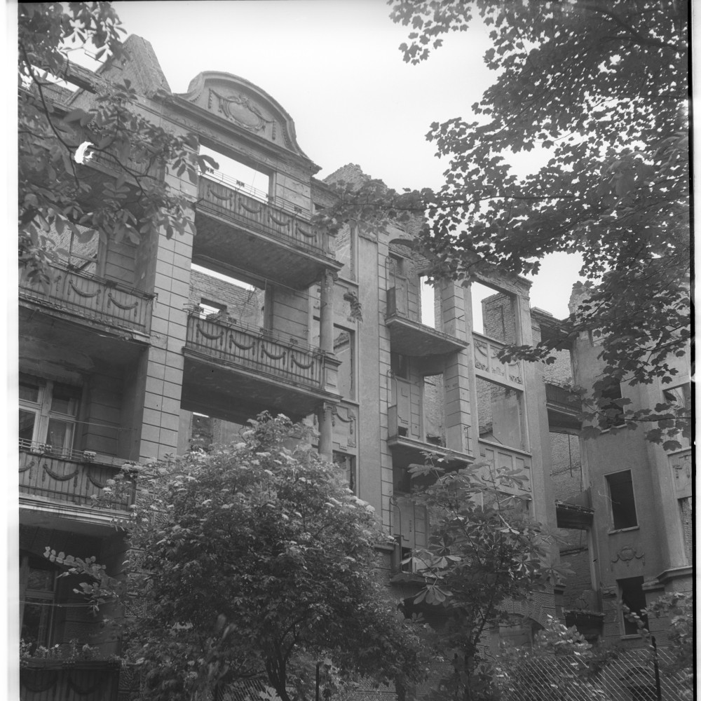 Negativ: Ruine, Cranachstraße 37, 1951 (Museen Tempelhof-Schöneberg/Herwarth Staudt CC BY-NC-SA)