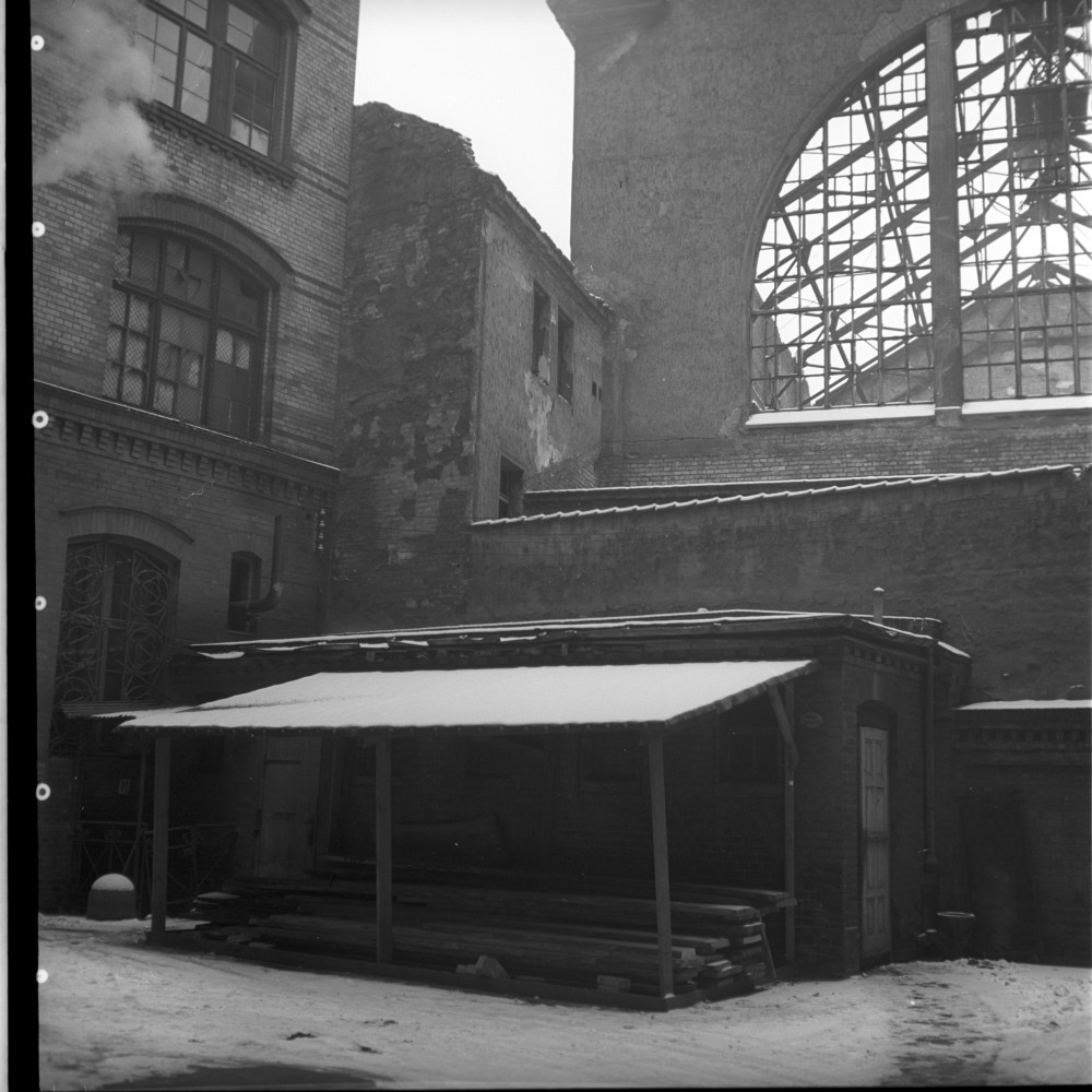 Negativ: Ruine, Dennewitzstraße 24, 1952 (Museen Tempelhof-Schöneberg/Herwarth Staudt CC BY-NC-SA)