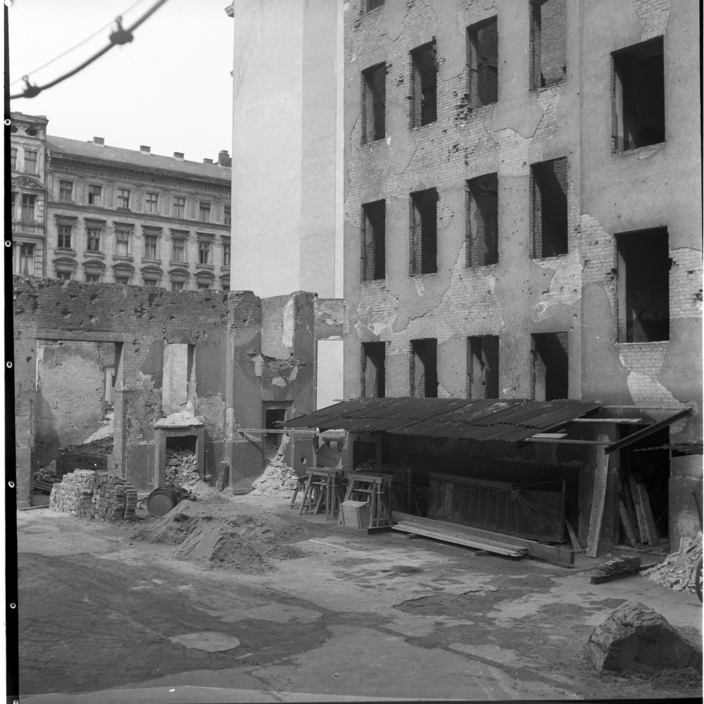 Negativ: Ruine, Dennewitzstraße 30, 1953 (Museen Tempelhof-Schöneberg/Herwarth Staudt CC BY-NC-SA)