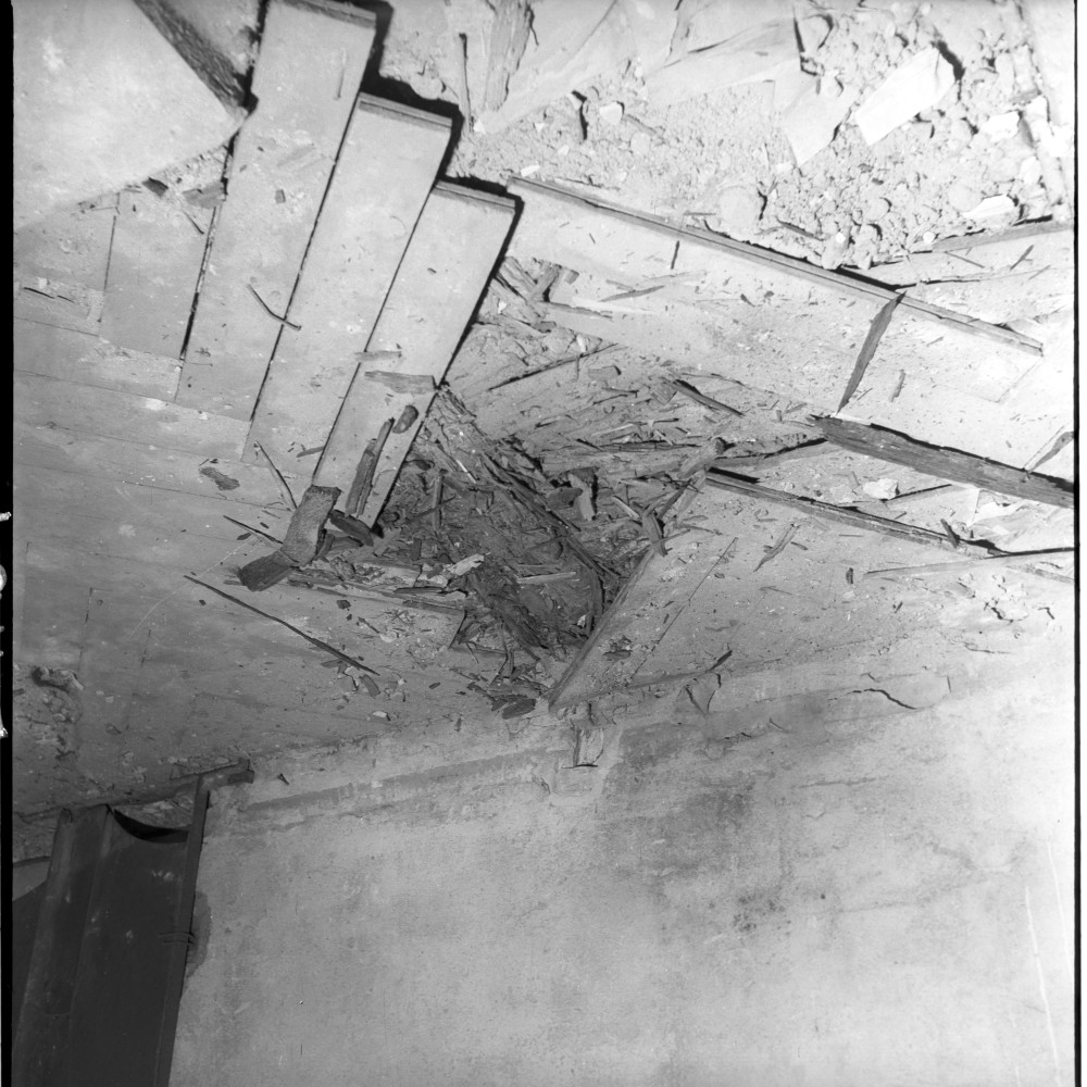 Negativ: Ruine, Eisenacher Straße 47, 1951 (Museen Tempelhof-Schöneberg/Herwarth Staudt CC BY-NC-SA)