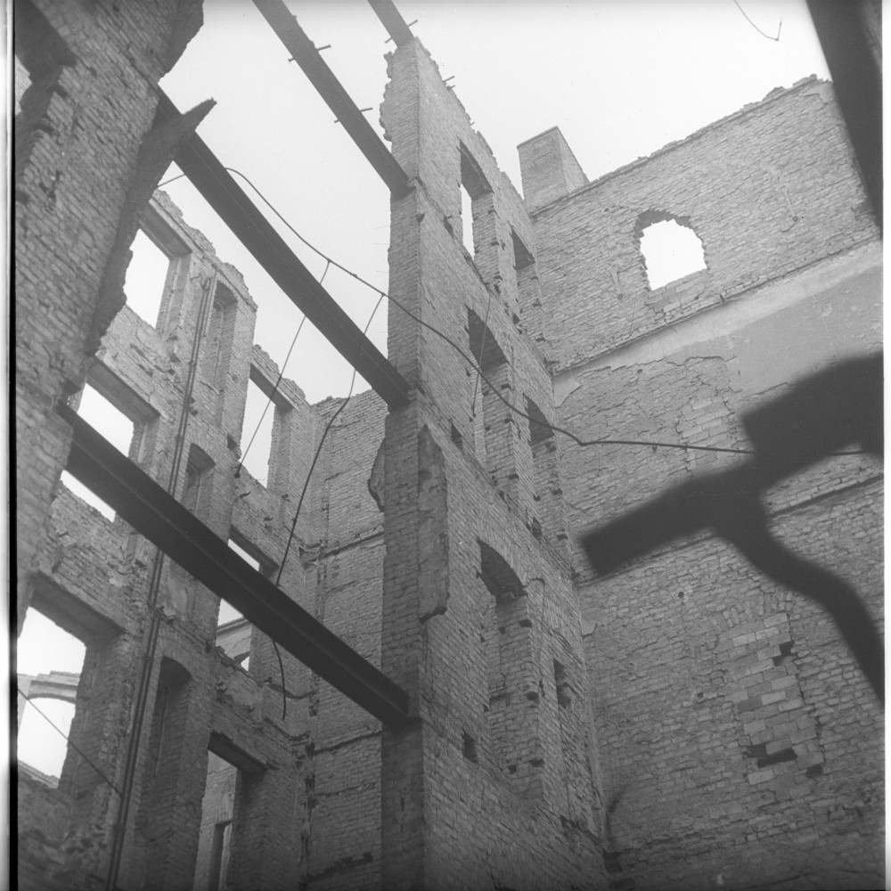 Negativ: Ruine, Fehlerstraße 6, 1951 (Museen Tempelhof-Schöneberg/Herwarth Staudt CC BY-NC-SA)