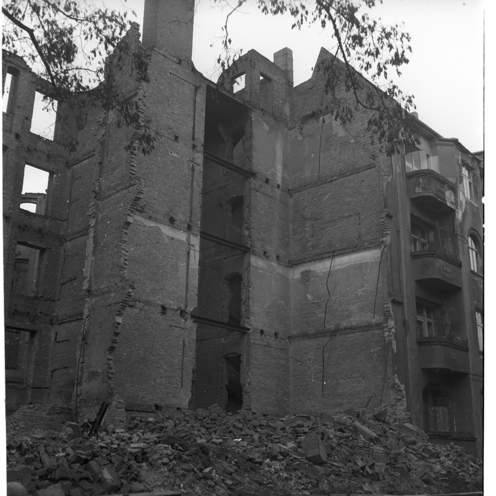 Negativ: Ruine, Fehlerstraße 6, 1952 (Museen Tempelhof-Schöneberg/Herwarth Staudt CC BY-NC-SA)