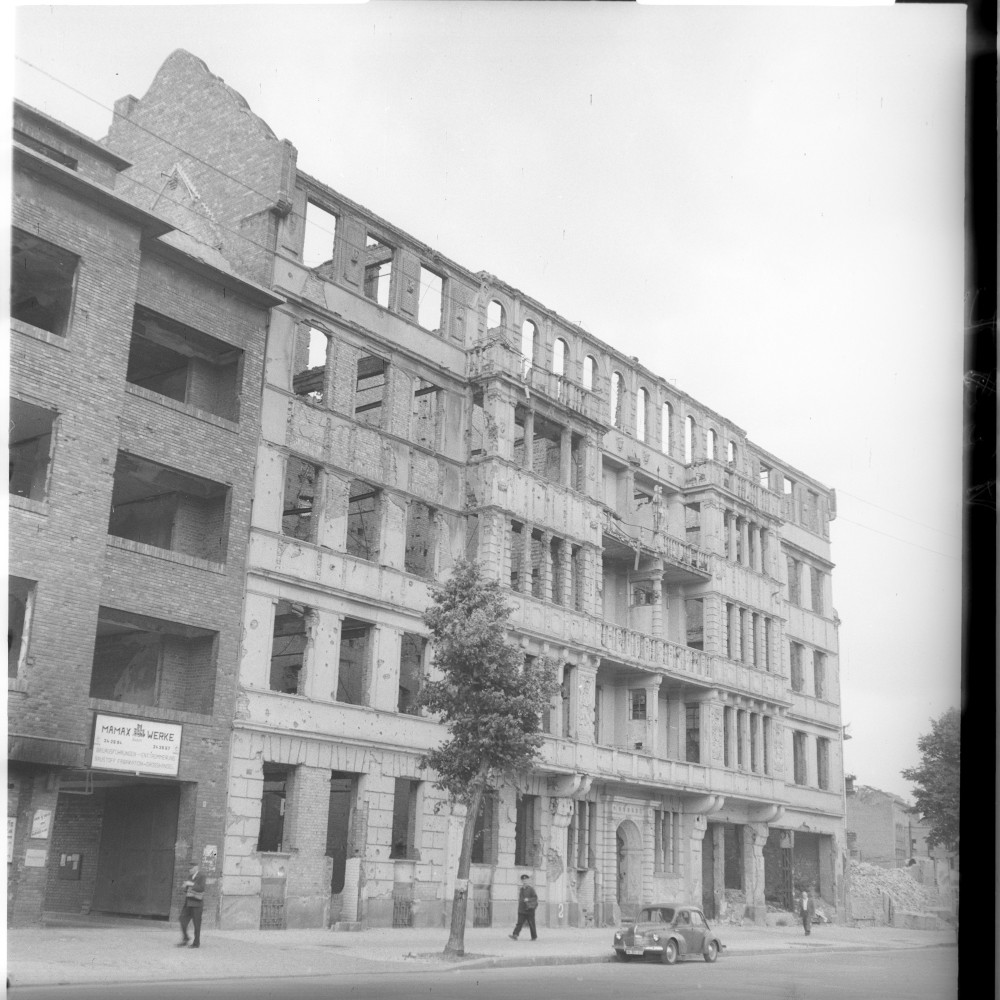 Negativ: Ruine, Geisbergstraße 2, 1951 (Museen Tempelhof-Schöneberg/Herwarth Staudt CC BY-NC-SA)