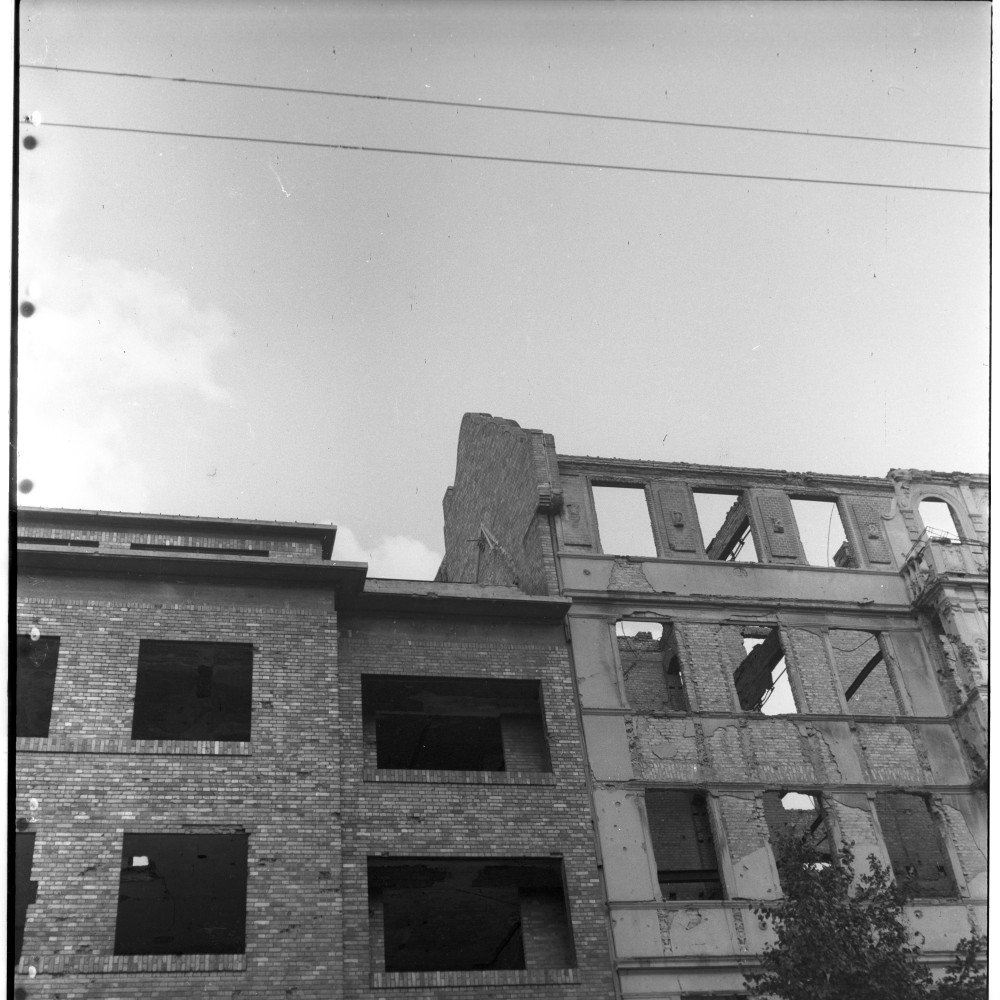 Negativ: Ruine, Geisbergstraße 3, 1951 (Museen Tempelhof-Schöneberg/Herwarth Staudt CC BY-NC-SA)