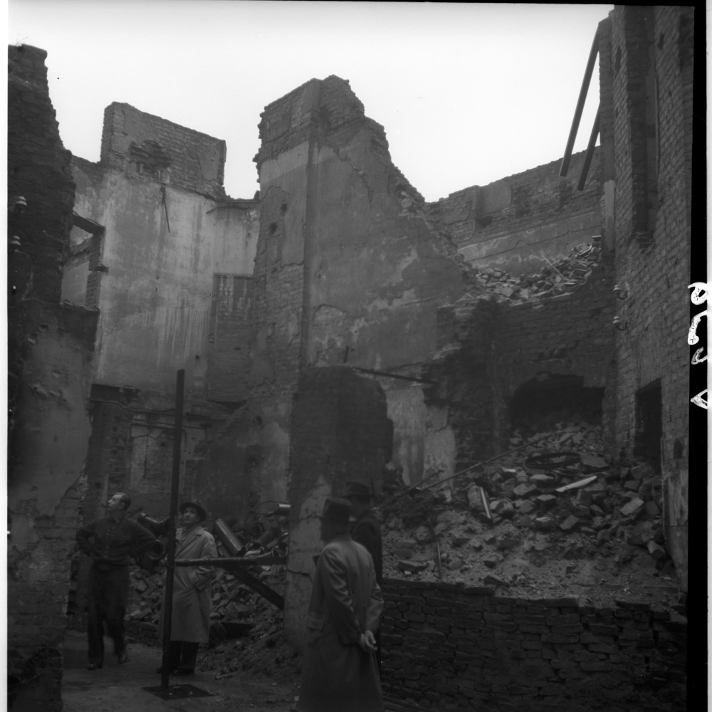 Negativ: Ruine, Goltzstraße 25, 1951 (Museen Tempelhof-Schöneberg/Herwarth Staudt CC BY-NC-SA)