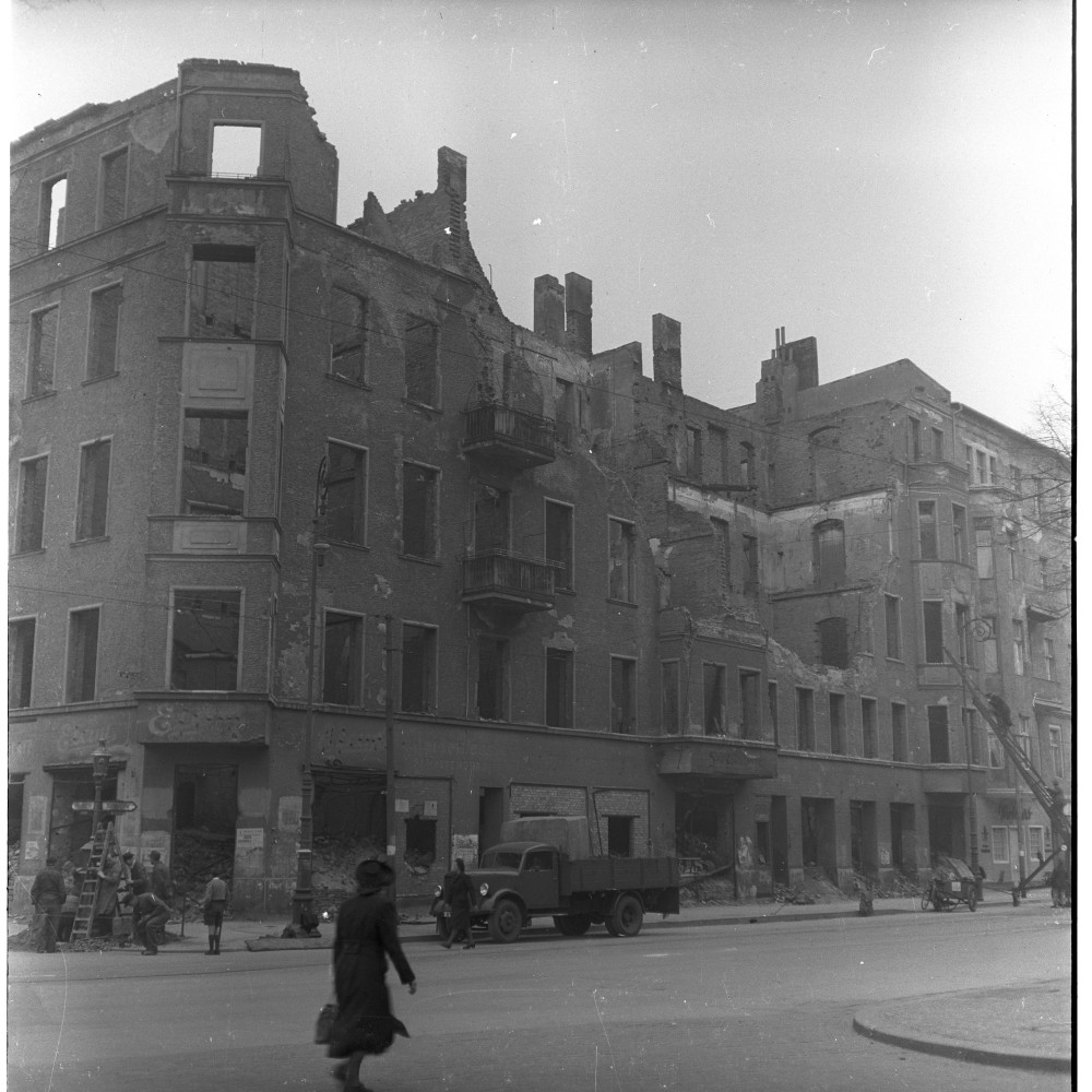 Negativ: Ruine, Goltzstraße 31, 1950 (Museen Tempelhof-Schöneberg/Herwarth Staudt CC BY-NC-SA)