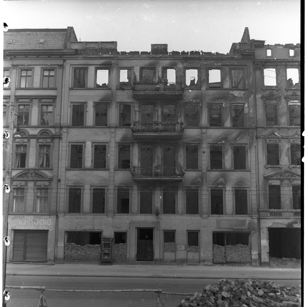Negativ: Ruine, Goltzstraße 44, 1950 (Museen Tempelhof-Schöneberg/Herwarth Staudt CC BY-NC-SA)