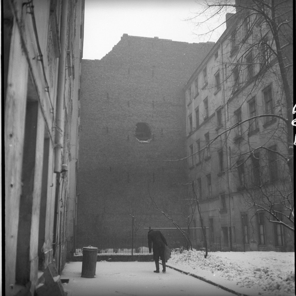 Negativ: Ruine, Gotenstraße 66, 1952 (Museen Tempelhof-Schöneberg/Herwarth Staudt CC BY-NC-SA)