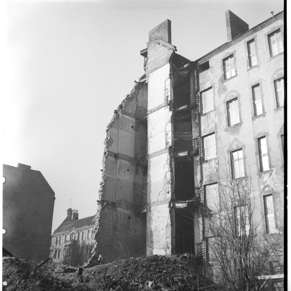 Negativ: Ruine, Gustav-Müller-Straße 39, 1950 (Museen Tempelhof-Schöneberg/Herwarth Staudt CC BY-NC-SA)