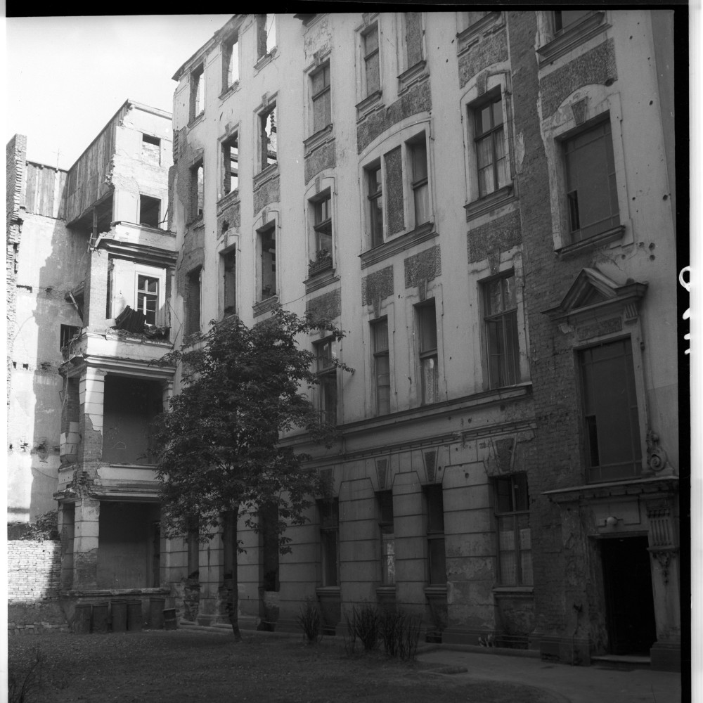 Negativ: Ruine, Habsburger Straße 12, 1952 (Museen Tempelhof-Schöneberg/Herwarth Staudt CC BY-NC-SA)