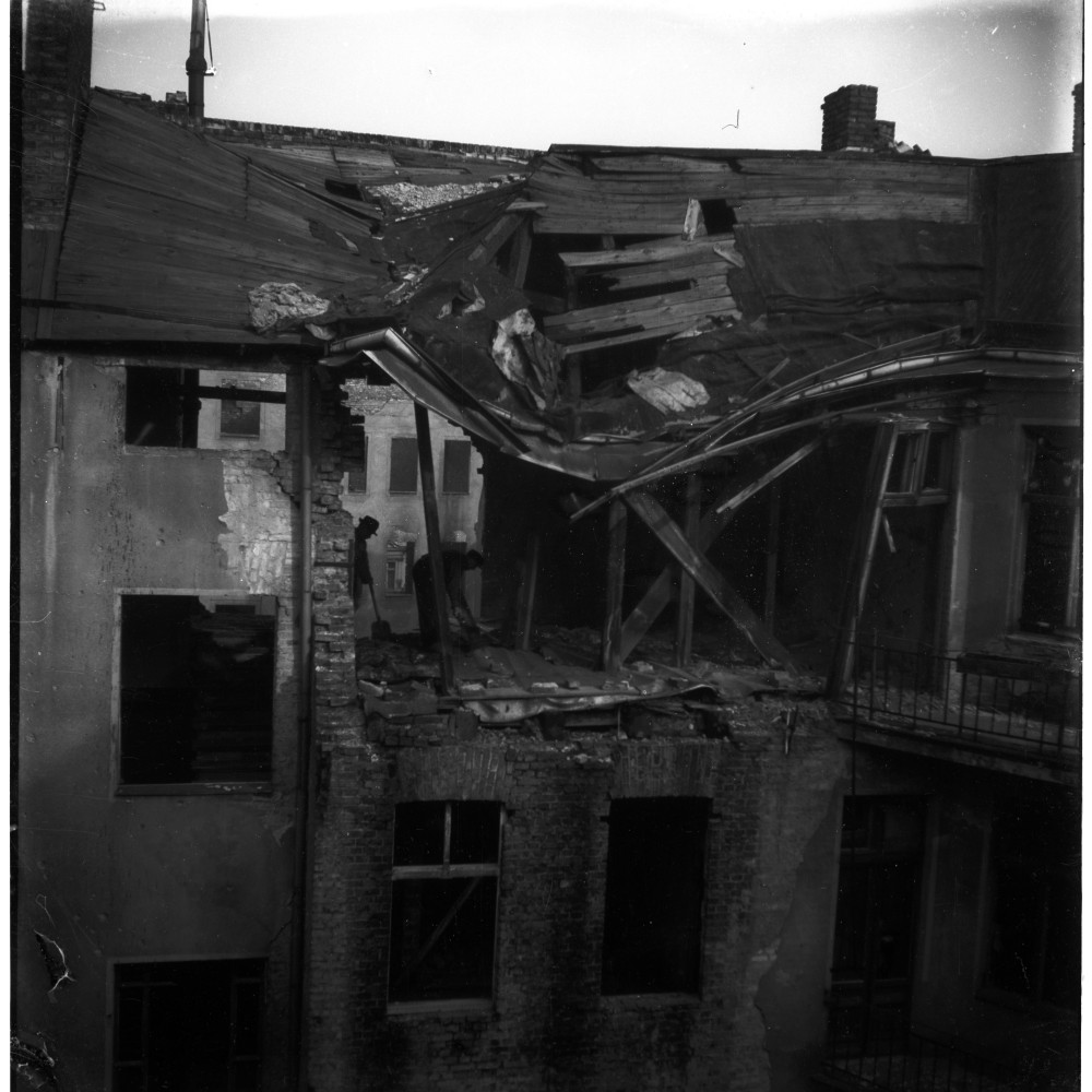 Negativ: Ruine, Habsburger Straße 13, 1950 (Museen Tempelhof-Schöneberg/Herwarth Staudt CC BY-NC-SA)