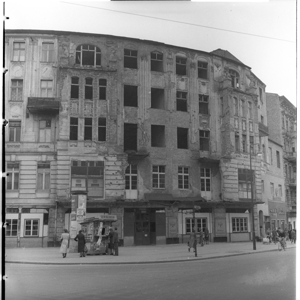 Negativ: Ruine, Hauptstraße 10, 1950 (Museen Tempelhof-Schöneberg/Herwarth Staudt CC BY-NC-SA)