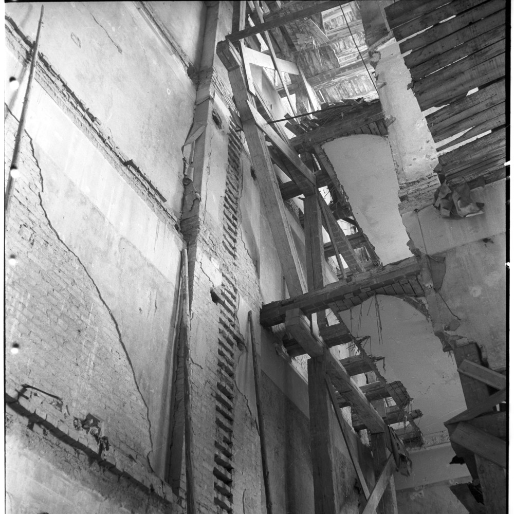 Negativ: Ruine, Hauptstraße 139, 1950 (Museen Tempelhof-Schöneberg/Herwarth Staudt CC BY-NC-SA)
