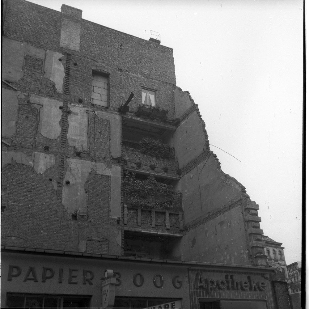 Negativ: Ruine, Hauptstraße 162, 1951 (Museen Tempelhof-Schöneberg/Herwarth Staudt CC BY-NC-SA)