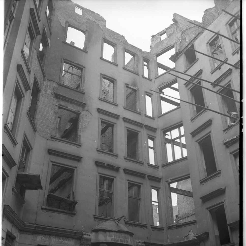 Negativ: Ruine, Hauptstraße 5, 1950 (Museen Tempelhof-Schöneberg/Herwarth Staudt CC BY-NC-SA)