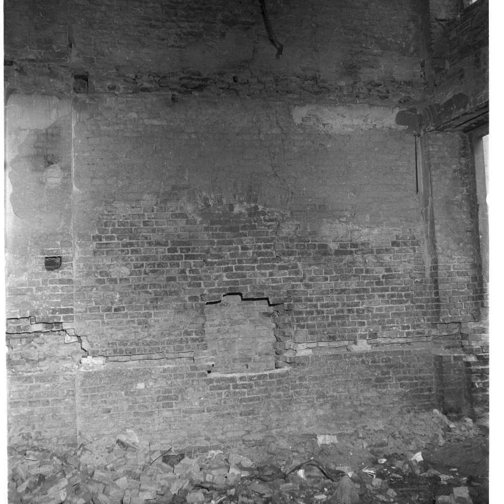 Negativ: Ruine, Heilbronner Straße 27, 1951 (Museen Tempelhof-Schöneberg/Herwarth Staudt CC BY-NC-SA)