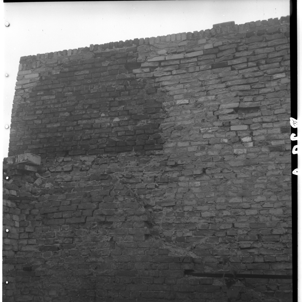 Negativ: Ruine, Heilbronner Straße 30, 1951 (Museen Tempelhof-Schöneberg/Herwarth Staudt CC BY-NC-SA)