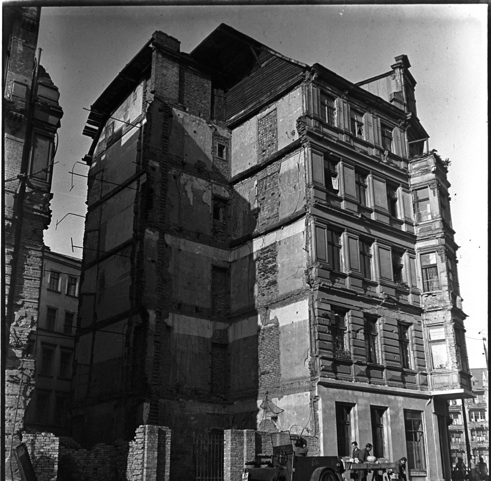 Negativ: Ruine, Herberstraße 1, 1949 (Museen Tempelhof-Schöneberg/Herwarth Staudt CC BY-NC-SA)