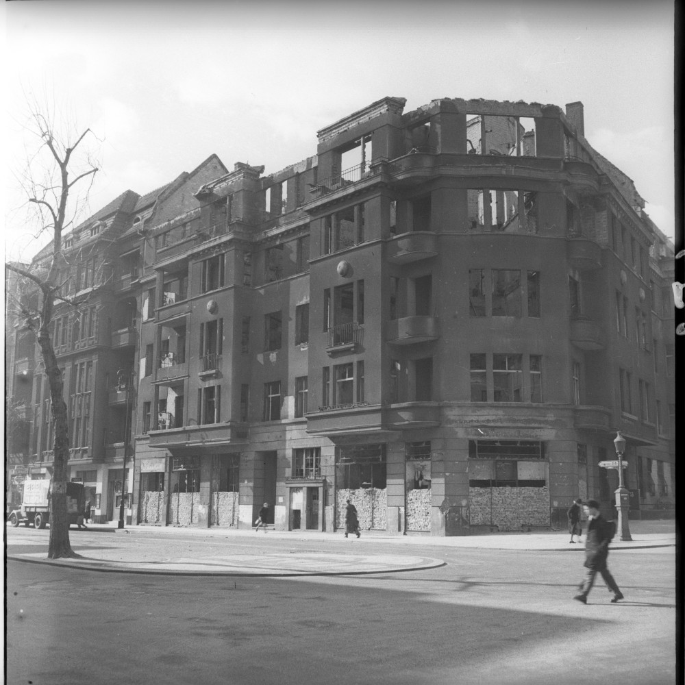 Negativ: Ruine, Innsbrucker Straße 24, 1951 (Museen Tempelhof-Schöneberg/Herwarth Staudt CC BY-NC-SA)