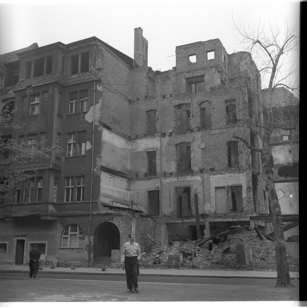 Negativ: Ruine, Innsbrucker Straße 36, 1951 (Museen Tempelhof-Schöneberg/Herwarth Staudt CC BY-NC-SA)