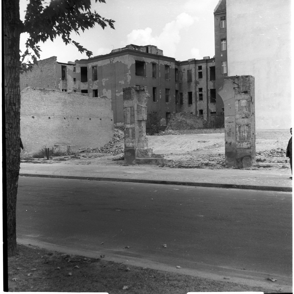 Negativ: Ruine, Innsbrucker Straße 40, 1952 (Museen Tempelhof-Schöneberg/Herwarth Staudt CC BY-NC-SA)