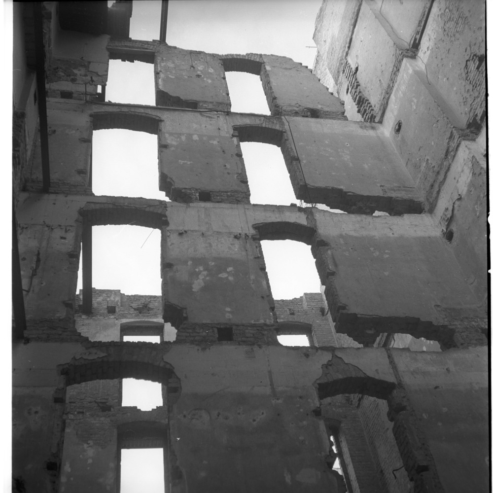 Negativ: Ruine, Katzlerstraße 12 (Museen Tempelhof-Schöneberg/Herwarth Staudt CC BY-NC-SA)
