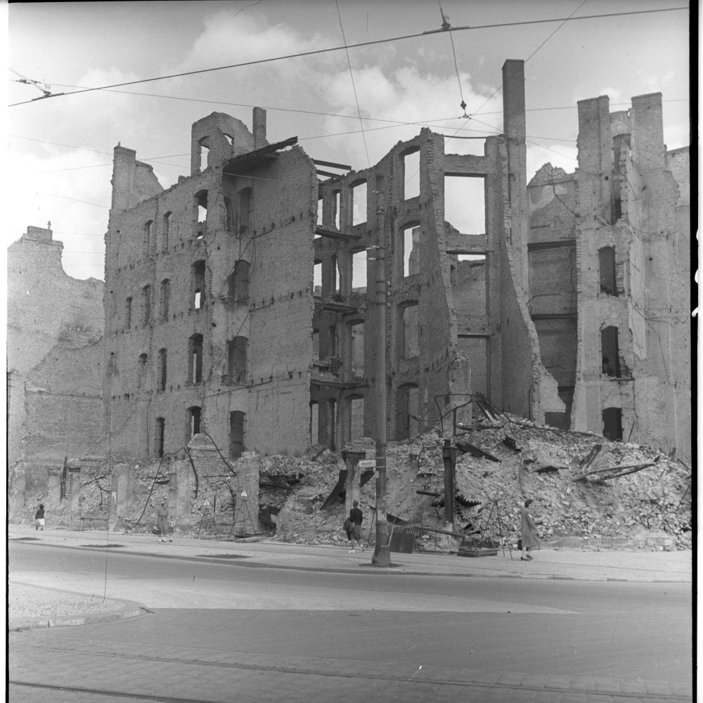 Negativ: Ruine, Kleiststraße 19, 1950 (Museen Tempelhof-Schöneberg/Herwarth Staudt CC BY-NC-SA)
