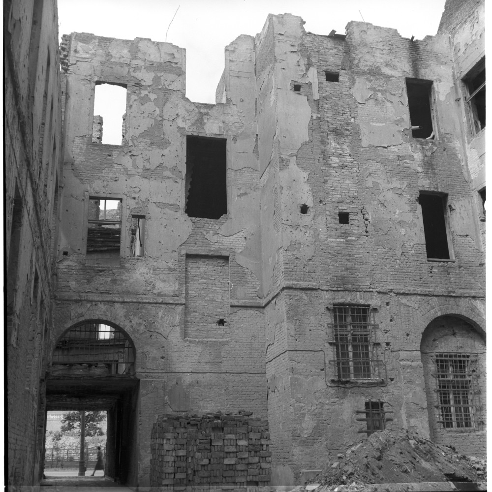 Negativ: Ruine, Kleiststraße 37-38, 1953 (Museen Tempelhof-Schöneberg/Herwarth Staudt CC BY-NC-SA)