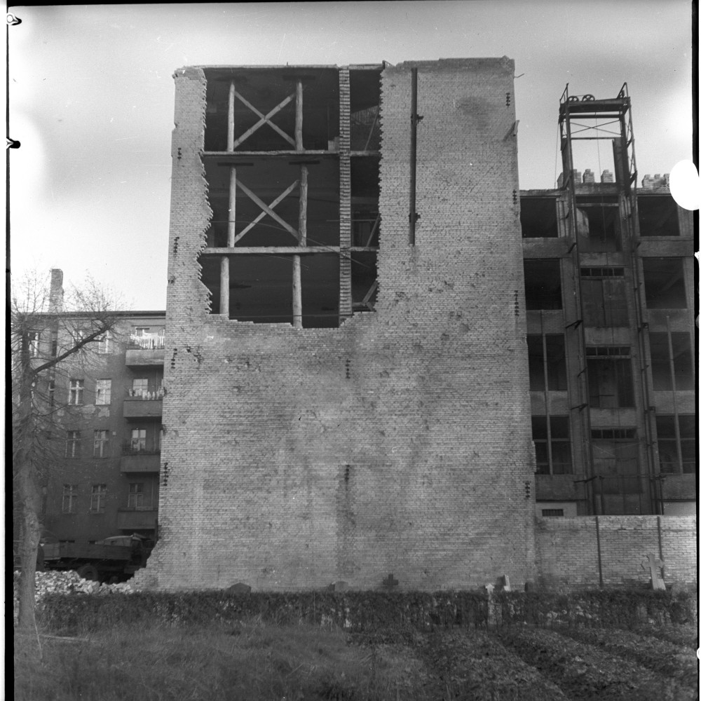 Negativ: Ruine, Kolonnenstraße 26, 1951 (Museen Tempelhof-Schöneberg/Herwarth Staudt CC BY-NC-SA)