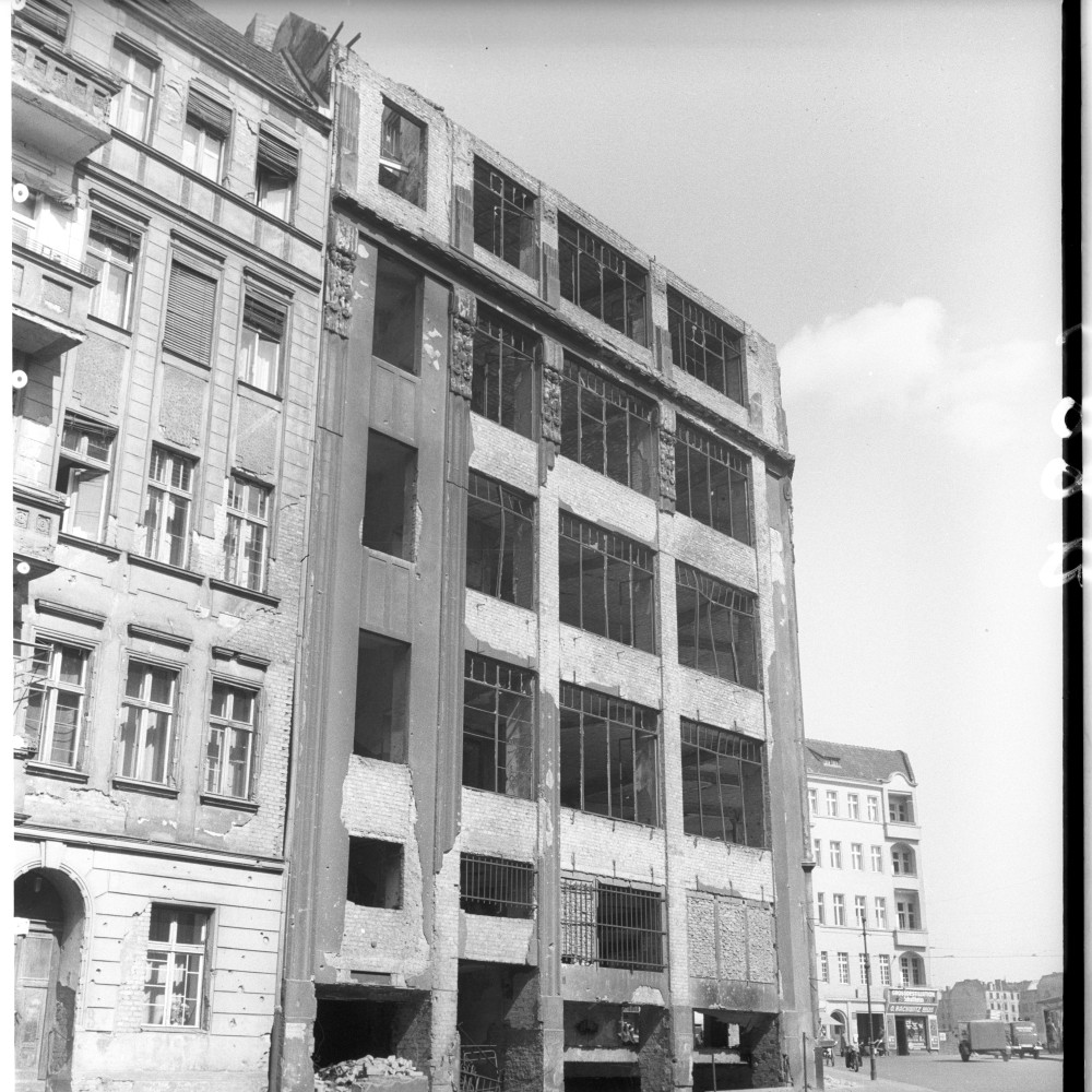 Negativ: Ruine, Kolonnenstraße 8-9, 1951 (Museen Tempelhof-Schöneberg/Herwarth Staudt CC BY-NC-SA)