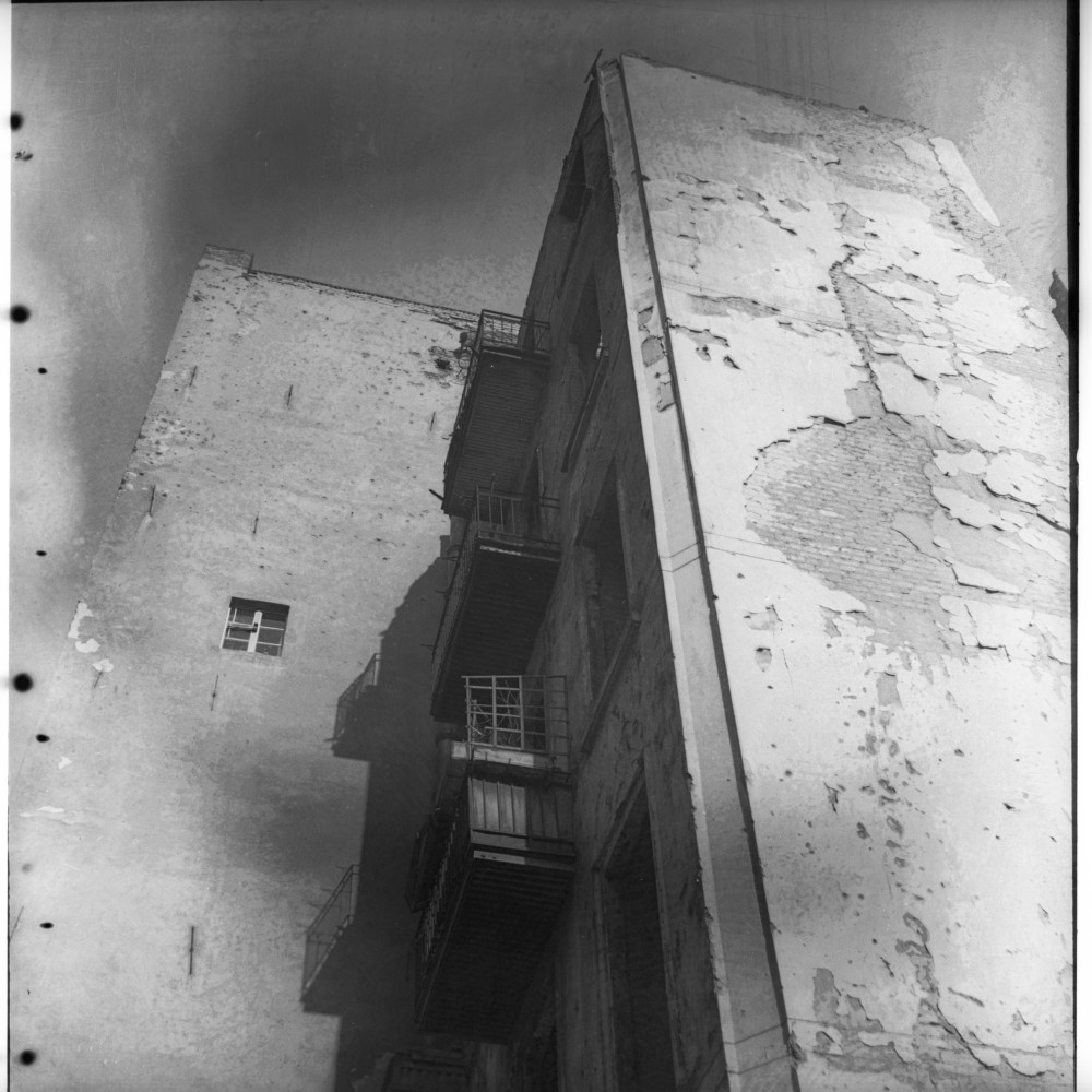 Negativ: Ruine, Kulmer Straße 5, 1951 (Museen Tempelhof-Schöneberg/Herwarth Staudt CC BY-NC-SA)
