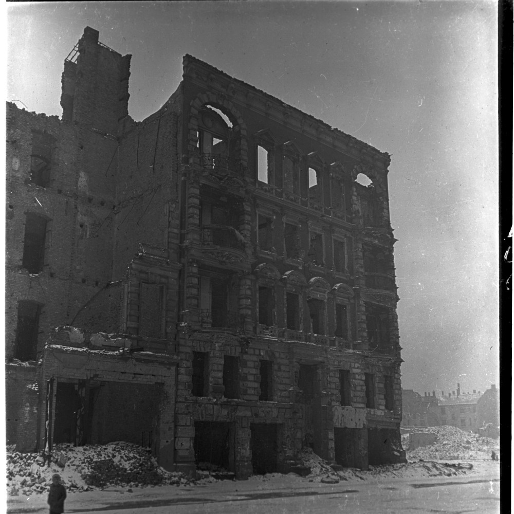 Negativ: Ruine, Kurfürstenstraße 103, 1950 (Museen Tempelhof-Schöneberg/Herwarth Staudt CC BY-NC-SA)