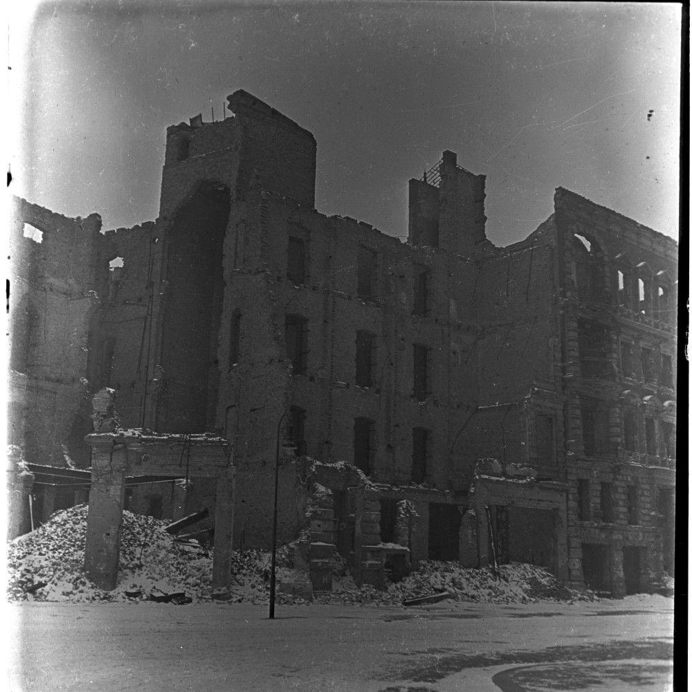 Negativ: Ruine, Kurfürstenstraße 104, 1950 (Museen Tempelhof-Schöneberg/Herwarth Staudt CC BY-NC-SA)