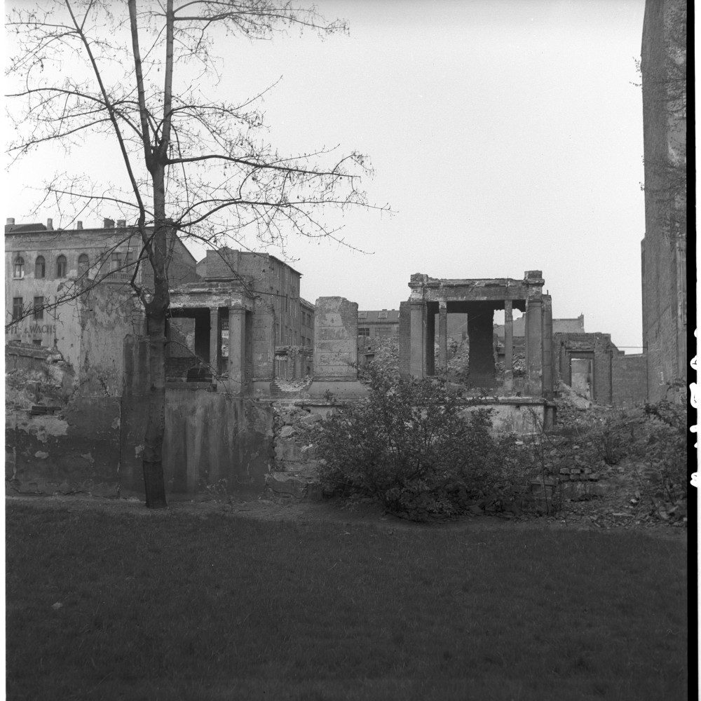 Negativ: Ruine, Kurfürstenstraße 166, 1953 (Museen Tempelhof-Schöneberg/Herwarth Staudt CC BY-NC-SA)