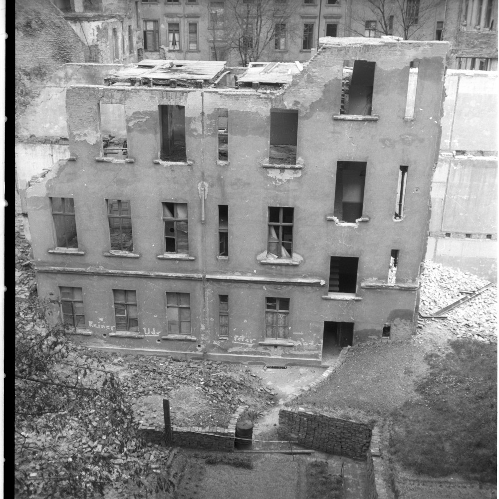Negativ: Ruine, Kyffhäuserstraße 5, 1950 (Museen Tempelhof-Schöneberg/Herwarth Staudt CC BY-NC-SA)