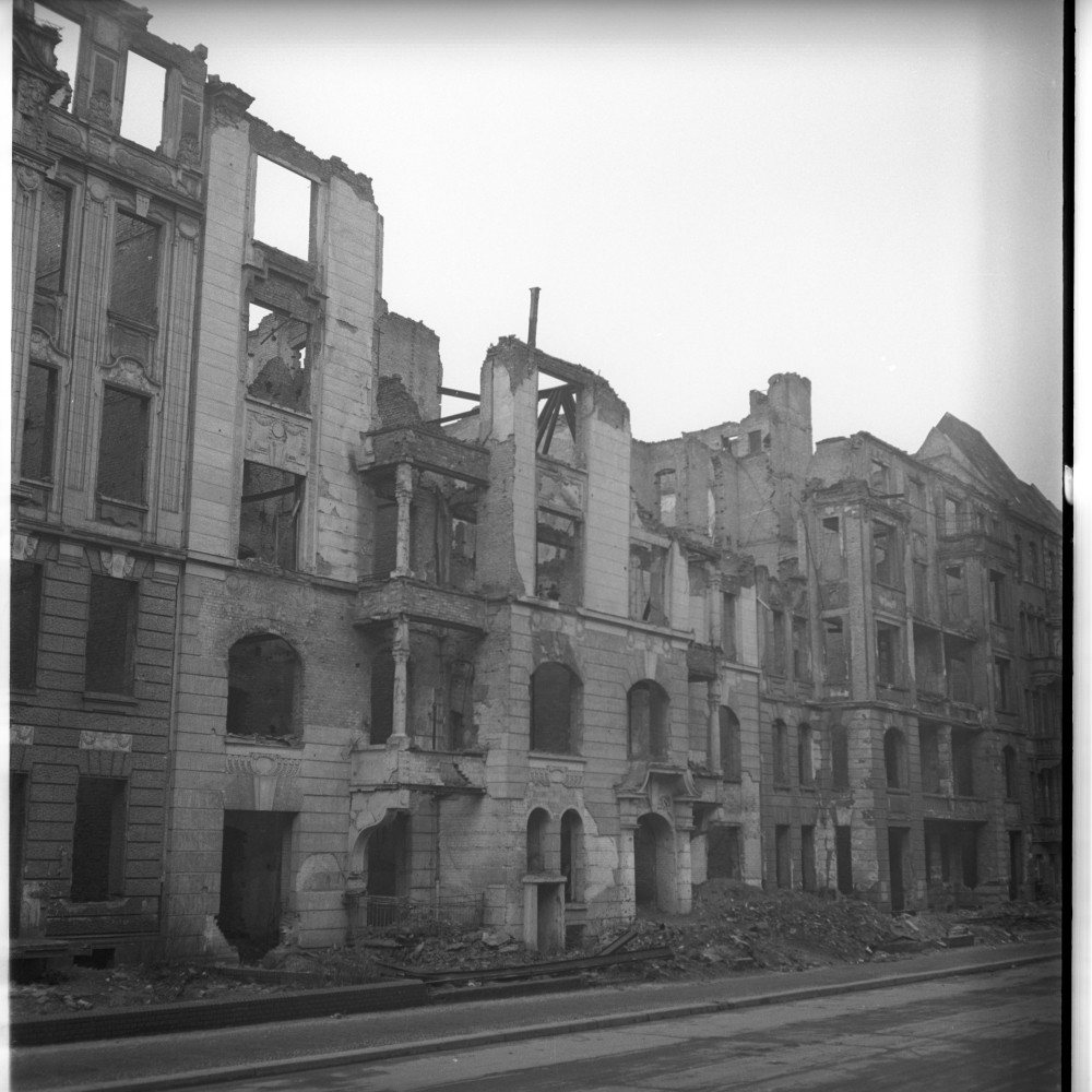 Negativ: Ruine, Landshuter Straße 3, 1950 (Museen Tempelhof-Schöneberg/Herwarth Staudt CC BY-NC-SA)