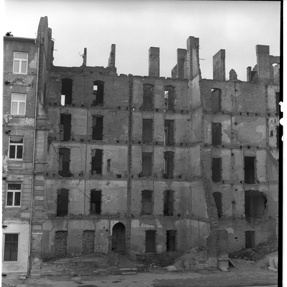 Negativ: Ruine, Leberstraße 76, 1950 (Museen Tempelhof-Schöneberg/Herwarth Staudt CC BY-NC-SA)