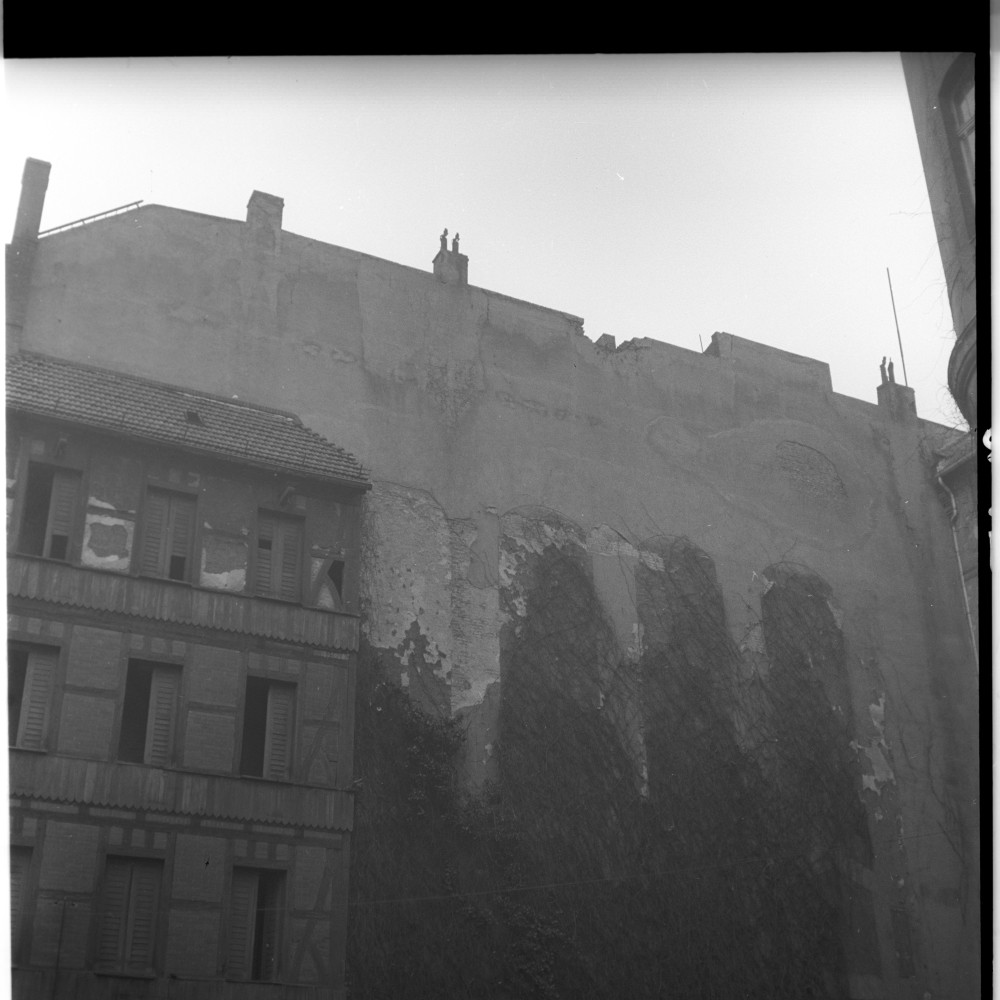 Negativ: Ruine, Martin-Luther-Straße 11, 1952 (Museen Tempelhof-Schöneberg/Herwarth Staudt CC BY-NC-SA)